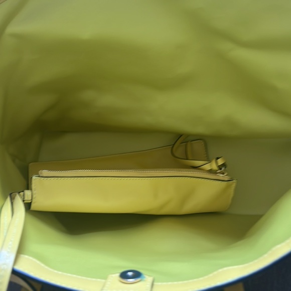 Jimmy Choo Nine2Five Logo Malibu Toweling East-West Tote Bag - Picture 9 of 12